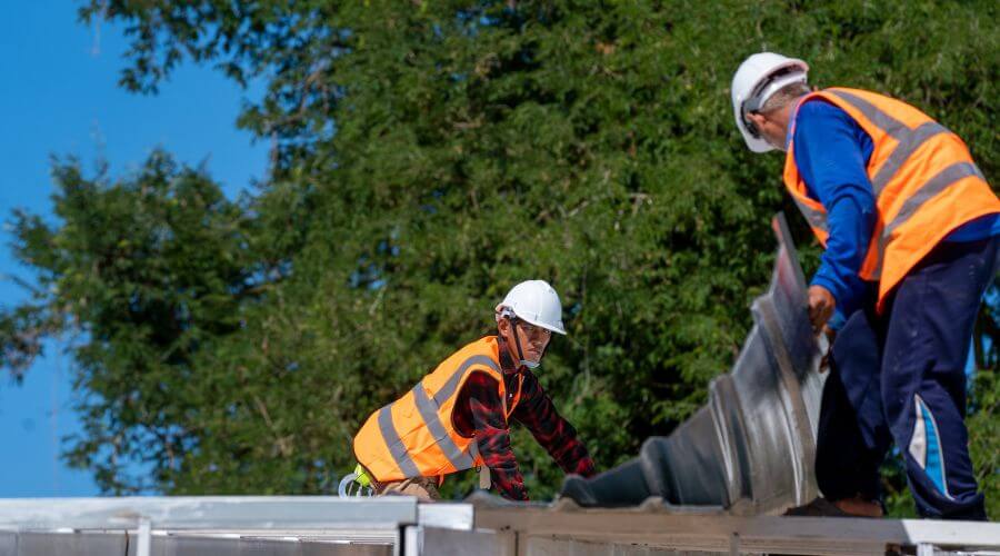 Professional residential roofers in Dallas, OR